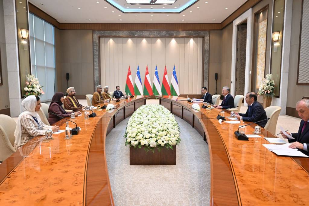 Uzbek President Receives Omani Minister to Boost Trade and Investment Cooperation