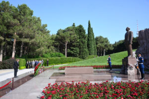 Bulgarian National Assembly President Pays Tribute to Heydar Aliyev in Baku