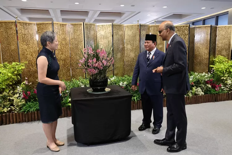 Prabowo Pays Tribute to Late Mother Through Orchid Naming Ceremony in Singapore