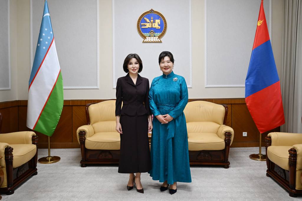 First Lady of Uzbekistan Meets Mongolian First Lady
