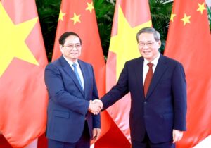Prime Minister Chính Holds Productive Talks with Chinese Premier Li Qiang in Tianjin