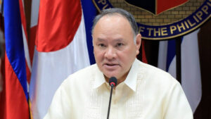 Defense Chief Teodoro Urges Filipinos to Uphold Independence on National Heroes’ Day