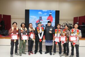 Cultural Performers and Mountain Climbers Make 80th Indonesian Independence Celebration More Colorful