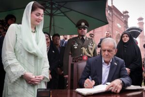President Pezeshkian Pays Tribute to Allama Iqbal in Lahore