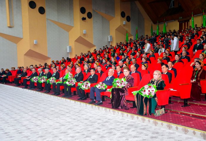 President Berdimuhamedov Congratulates Participants of World Turkmen Humanitarian Association Conference