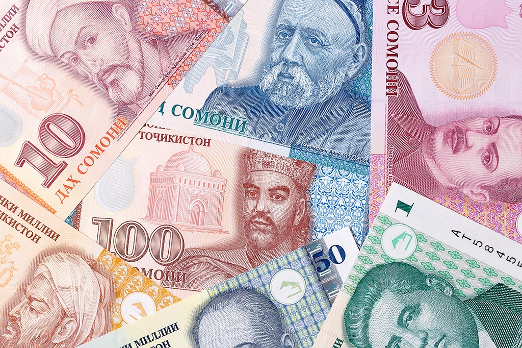 Russian Ruble Weakens Sharply, Impacting Tajik Remittances and Regional Currency Stability