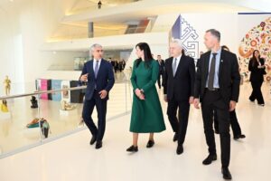 Lithuanian PM Visits Heydar Aliyev Center, Explores Azerbaijan’s Cultural Heritage