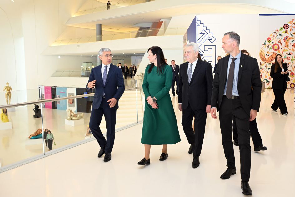 Lithuanian PM Visits Heydar Aliyev Center, Explores Azerbaijan’s Cultural Heritage