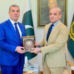 Azerbaijani Ambassador Khazar Farhadov Pays Farewell Call on Prime Minister Shehbaz Sharif